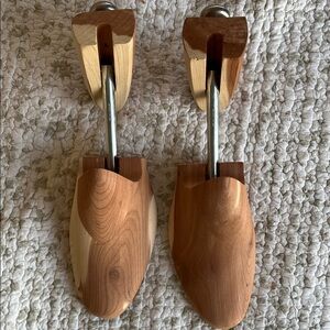 Johnston & Murphy Cedar Wood Shoe Trees Size XL Like New Retail $55. Chrome Trim